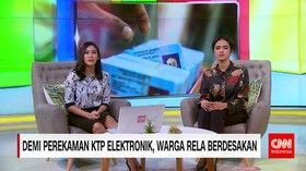 Warga Berdesakan Perekaman E-KTP