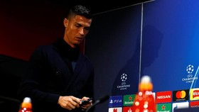 Ronaldo Beri Hadiah untuk Pasien Anak di Malam Natal
