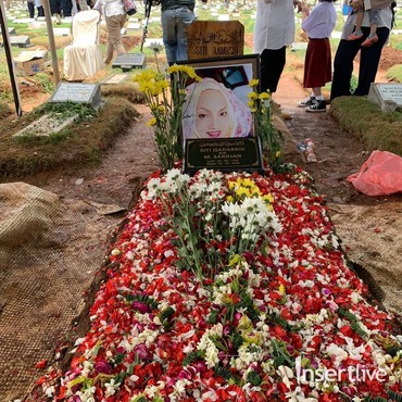Kenangan 4 Selebriti terhadap Mendiang Titi Qadarsih