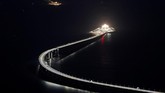 FOTO: Jembatan Laut Hong Kong-Makau Jembatan laut terpanjang di dunia yang menghubungkan Hong Kong, Zhuhai, dan Makau ke daratan China telah dibuka secara resmi pada 23 Oktober 2018.