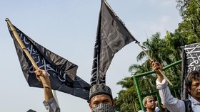 Viral Video Konvoi Pemotor Bawa Poster Kebangkitan Khilafah