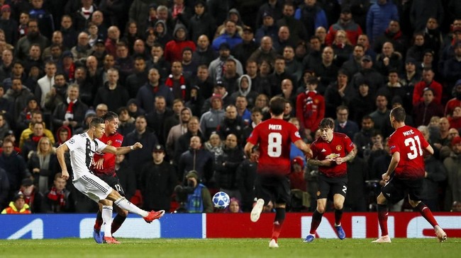 Berikut jadwal siaran langsung Juventus vs Manchester United dalam lanjutan Grup H Liga Champions di Stadion Allianz, Rabu (7/11).