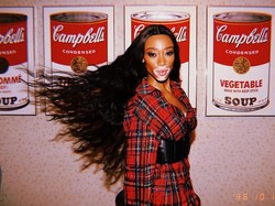 7 Model Keren yang Dobrak Standar Kecantikan