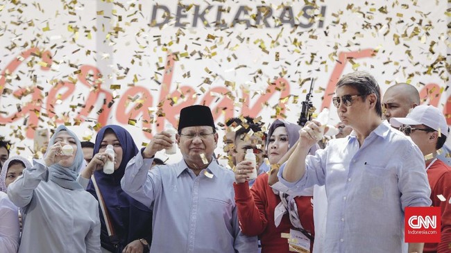 Capres Prabowo Subianto dilaporkan ke Bawaslu karena diduga berkampanye saat deklarasi Gerakan Emas dimana terdapat banyak kanak-kanak.