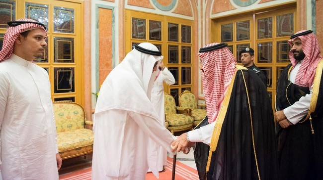 Raja Salman dan Putra Mahkota Arab Saudi Mohammed bin Salman bertemu dengan anggota keluarga Jamal Khashoggi di Riyadh pada Selasa (23/10).