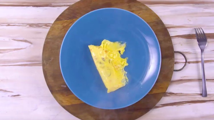 Cara Memasak Telur Tanpa Minyak Cara masak telur berikut tidak membutuhkan minyak setetes pun. Tapi rasa yang dihasilkannya sama nikmat lho, Bunda.