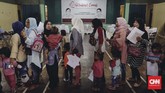 FOTO: Emak dan Anak Minum Susu di Pusaran Pilpres Gerakan Emak-emak dan Anak Minum Susu (Emas) merupakan rangkaian dari Revolusi Putih yang menjadi salah satu program pasangan Prabowo-Sandiaga.