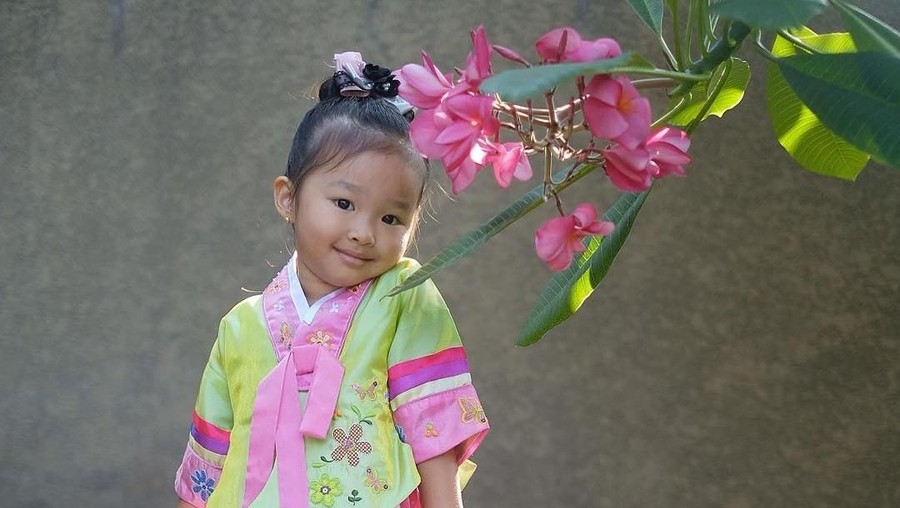 Thalia Putri Onsu Senang Akan Jadi Seorang Kakak Ruben Onsu tengah diselimuti kebahagian atas kehamilan kedua sang istri, Sarwendah. Thalia Putri Onsu pun ikut senang dirinya akan menjadi seorang kakak.