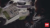 FOTO: Emak dan Anak Minum Susu di Pusaran Pilpres Gerakan Emak-emak dan Anak Minum Susu (Emas) merupakan rangkaian dari Revolusi Putih yang menjadi salah satu program pasangan Prabowo-Sandiaga.