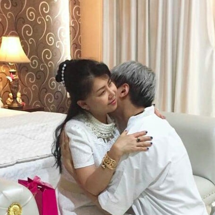 <p>Bagi Roy Kiyoshi, doa ibu adalah segalanya, Bun. Setuju ya? (Foto: Instagram/ @lanychandrawaty)</p>