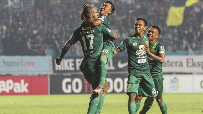 Klasemen Liga 1 2018 Usai Persebaya Menang dan Persib Kalah Laga pekan ke-31 Liga 1 2018 yang berlangsung Minggu (18/11) menghadirkan kemenangan bagi kesebelasan-kesebelasan papan tengah.