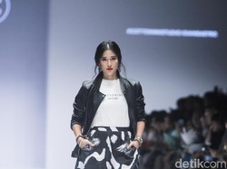 Dian Sastro Kenal Dita Karang Sejak Masih SD, Ini Awal Pertemuan Mereka