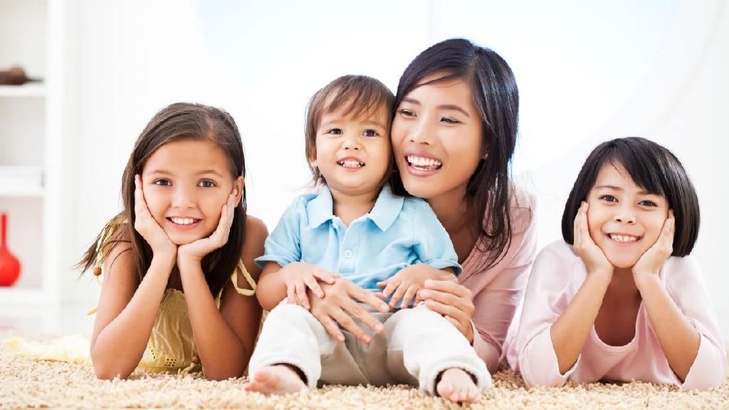 7 Karakter Unik Si Anak Bungsu, Benarkah Manja?