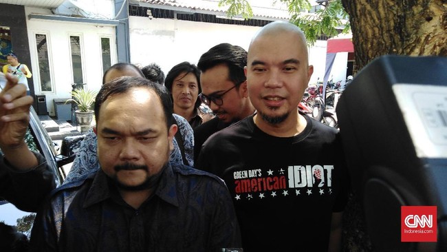 Kejaksaan Tinggi Jawa Timur telah menunjuk jaksa penuntut yang menangani dugaan kasus penggelapan dan penipuan serta pencemaran yang dilakukan Ahmad Dhani.