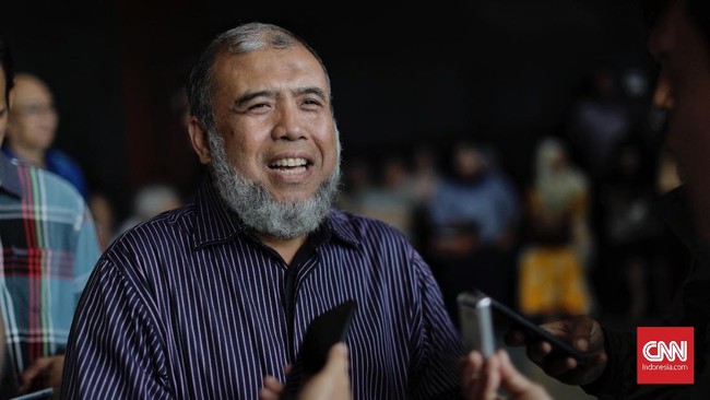 Mantan Menteri Hukum dan HAM Patrialis Akbar hingga mantan Gubernur Jambi Zumi Zola bebas bersyarat usai jalani hukuman sebagai koruptor.