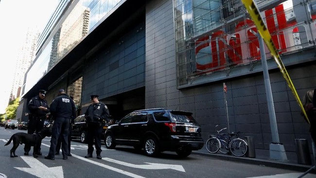 CNN melaporkan sebuah paket mencurigakan lainnya kembali datang ke kantor pusat media itu, namun berhasil dicegat.