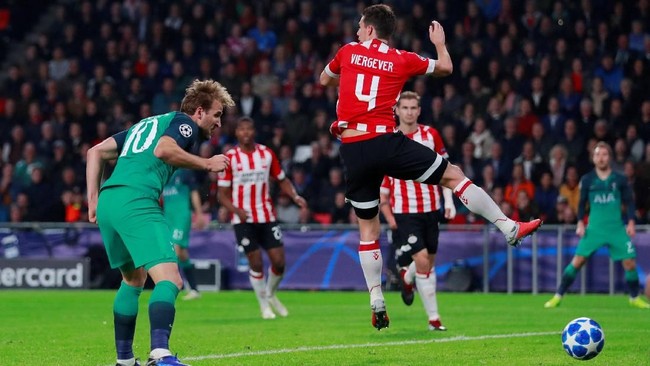 Tottenham Hotspur bermain imbang 2-2 dengan PSV Eindhoven dalam lanjutan pertandingan Grup B Liga Champions 2018/2019 di Stadion Philips.