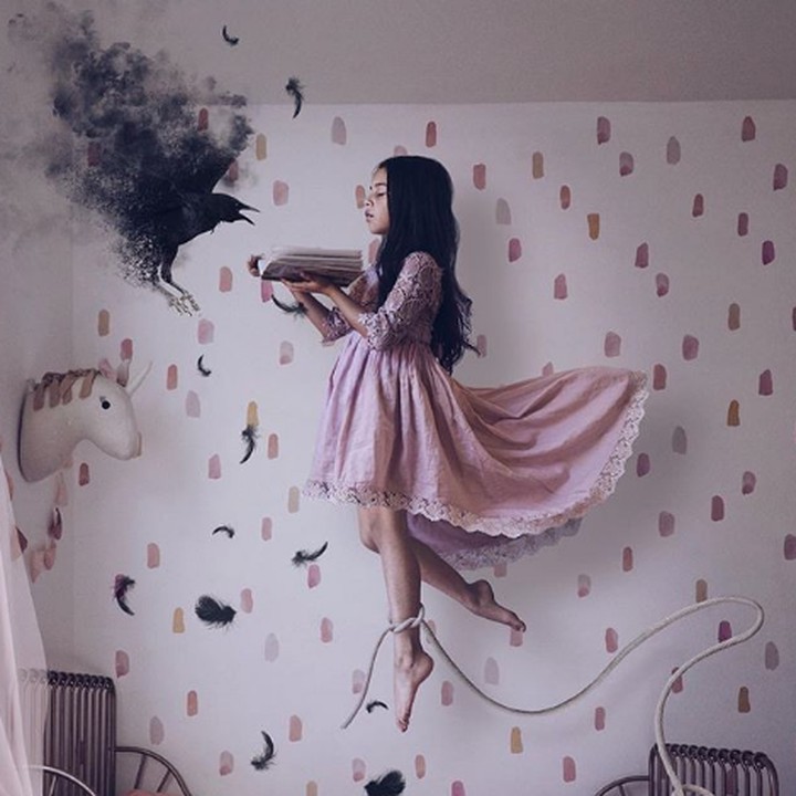 <p>Sesi foto yang keren ini dimulai dari keinginan Vanessa ketika keluarga kecilnya sedang mengalami kesulitan keuangan. (Foto: Instagram @the_life_of_aivax)</p>