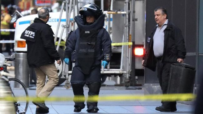 Ancaman Bom, Kantor CNN di AS Kembali Dievakuasi Kantor CNN di New York, Amerika Serikat, dievakuasi lantaran kembali menerima ancaman bom pada Kamis (6/12).