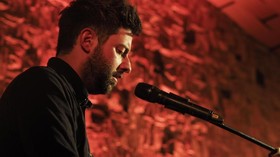 Di Balik Suara 'Adem' Bruno Major