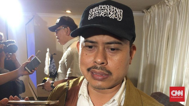 Zulkifli Hasan menilai saat ini banyak masyarakat, termasuk para ulama tak bebas untuk berbicara karena dapat dijerat dengan UU ITE.
