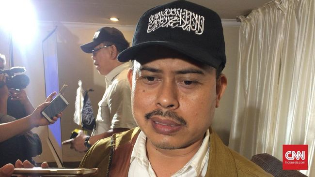 Penasihat Prabowo-Sandi: Slamet Maarif Wajib Dibantu Zulkifli Hasan menilai saat ini banyak masyarakat, termasuk para ulama tak bebas untuk berbicara karena dapat dijerat dengan UU ITE.