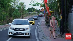 Brio Tegak, Mobilio Menunduk Pada November