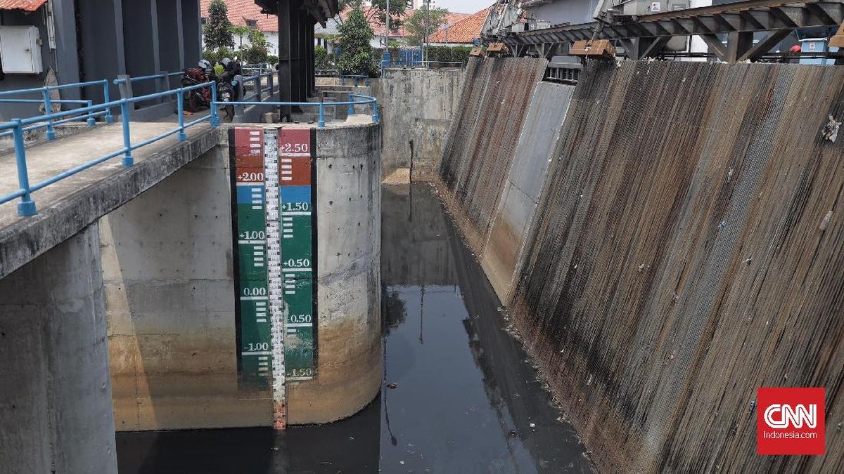 2 Pintu Air di Jakarta Berstatus Siaga 2 Pagi Ini