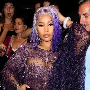 Nicki Minaj Lupa Lirik Saat Tampil di People's Choice Award