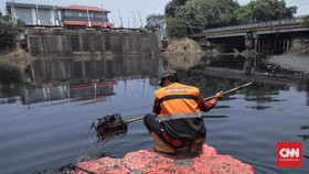 BPBD DKI Umumkan Status Pintu Air Pasar Ikan Jakut Siaga 2
