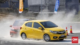 Honda Brio Drifting di Mal Semarang, Tabrak Pengunjung
