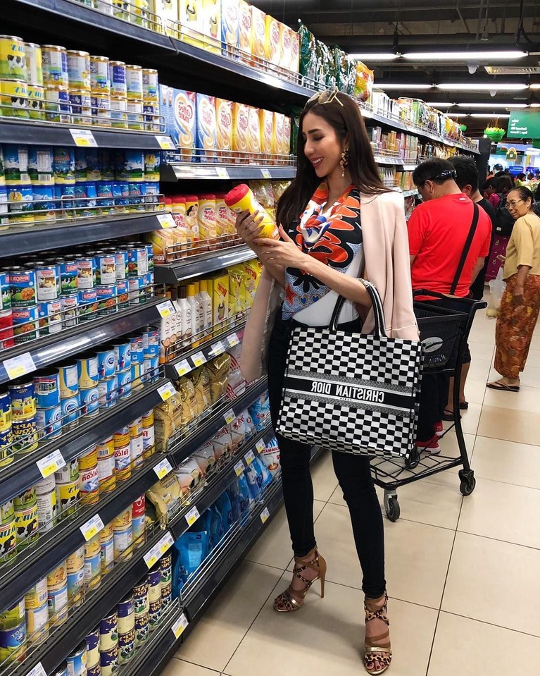 Mengintip enam potret cantiknya Nadia Purwoko, sang juara 3 dalam ajang Miss Grand International 2018.