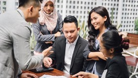 6 Istilah Slang Indonesia yang Kerap Dipakai Anak Muda Malaysia