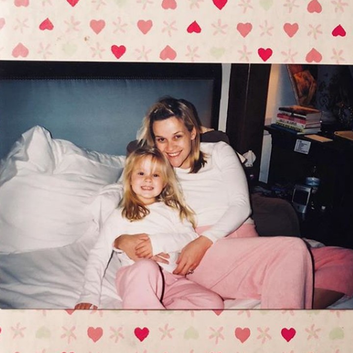 <p>Throwback ketika foto bersama Ava Phillipe, putri sulungnya. Sekarang Ava sudah 19 tahun, Bun. (Foto: Instagram @avaphilippe)</p>