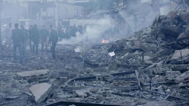 Kelompok yang menguasai Jalur Gaza, Hamas, mengklaim bahwa setidaknya 20 orang tewas akibat serangan udara Israel ke Palestina.