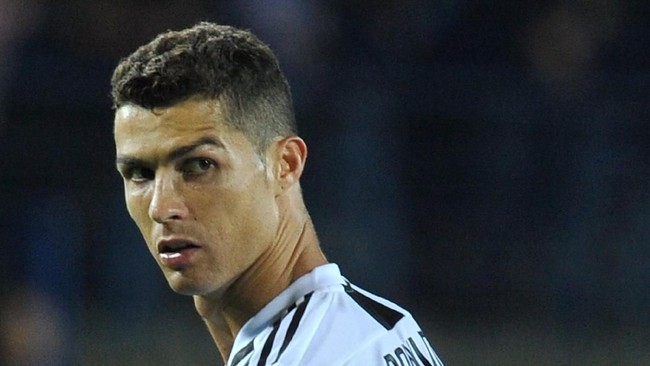 Bintang Juventus, Cristiano Ronaldo mengaku tak mengingat dengan jelas gol indah yang ia cetak ke gawang Empoli pada laga Liga Italia, Sabtu (27/10).