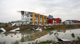 FOTO: Jakabaring Sport City Rusak Diterjang Puting Beliung