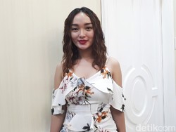Zaskia Gotik Menikah, Eh Vicky Prasetyo Kok Menangis?