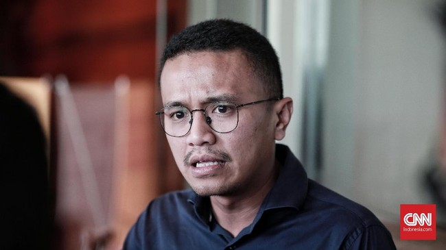 DPP PAN menyatakan masih membahas soal Wakil Ketua Umum Taufik Kurniawan, yang dicegah ke luar negeri terkait penyelidikan kasus suap.