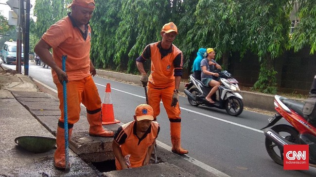 Pramono Anung berjanji penduduk lulusan SD bisa mendaftar menjadi petugas PPSU namalain 'pasukan oranye' di Jakarta.