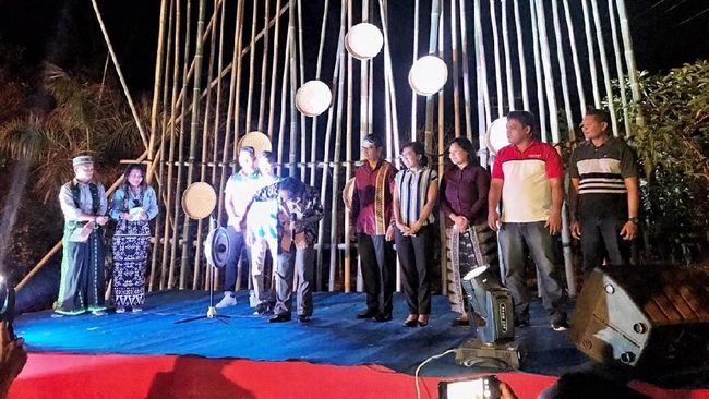 GenPI Labuan Bajo membuka pasar digital Labuan Kita di Taman Kota berdekatan dengan Kantor Bupati Manggarai Barat.