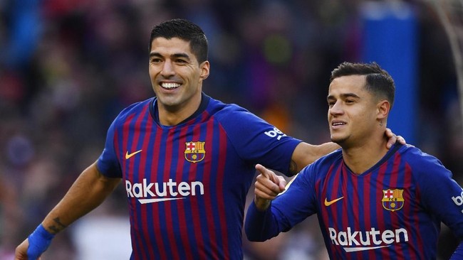 Barcelona berhasil unggul 2-0 atas Real Madrid di babak pertama duel El Clasico dalam lanjutan Liga Spanyol di Camp Nou, Minggu (28/10).