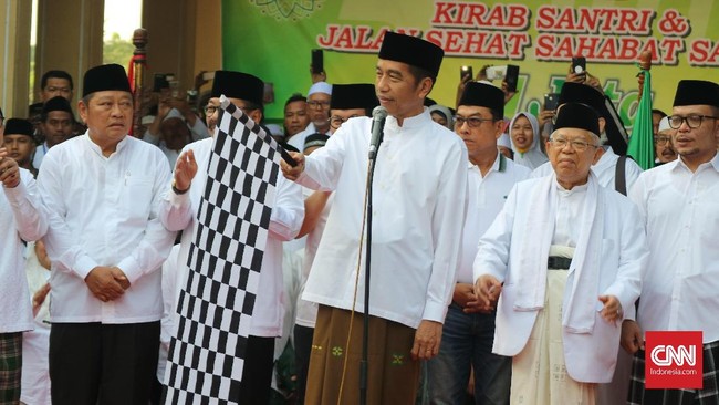 Pembina relawan Jokowi-Ma'ruf mengakui elektabilitas jeblok karena relawan di akar rumput belum digerakkan maksimal.