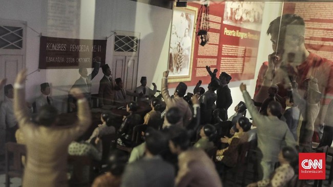Beberapa nama perempuan disebut hadir dalam Kongres Pemuda II--yang kemudian melahirkan Sumpah Pemuda, di antaranya Nona Poernomowoelan dan Siti Soendari.