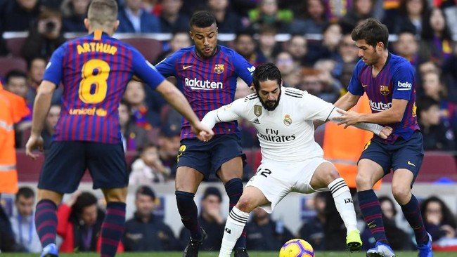 Laga El Clasico Barcelona vs Madrid Ditunda Duel antara Barcelona vs Real Madrid dalam laga bertajuk El Clasico ditunda oleh Federasi Sepak Bola Spanyol karena alasan keamanan.
