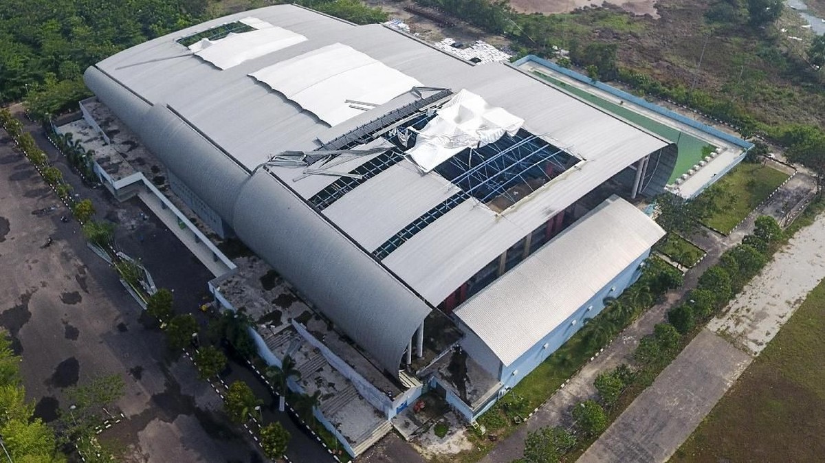 FOTO: Jakabaring Sport City Rusak Diterjang Puting Beliung