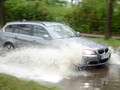 Siasat Antisipasi Aquaplaning Saat Melintasi Genangan Air