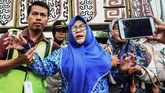FOTO: Duka Keluarga Korban Jatuhnya Pesawat Lion Air JT610 Lion Air JT-610 jatuh di Karawang, Jawa Barat. Sebanyak 181 penumpang dan 8 awak diduga tak selamat.