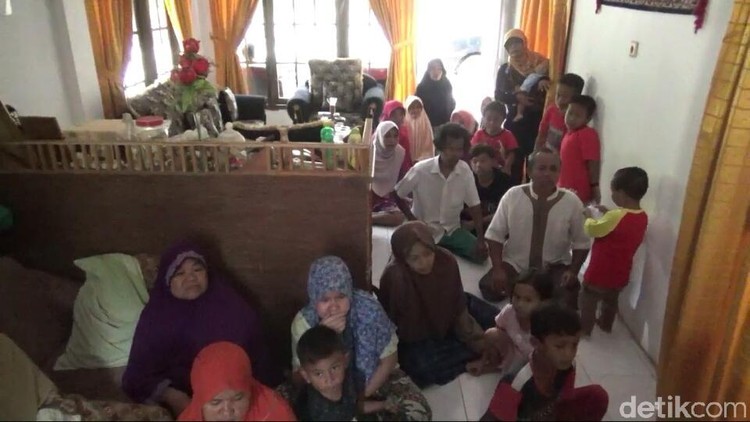 Anak menghadapi kenyataan jika orang tuanya jadi korban sebuah peristiwa, misalnya pesawat jatuh. Gimana cara memberi penjelasan ke mereka?