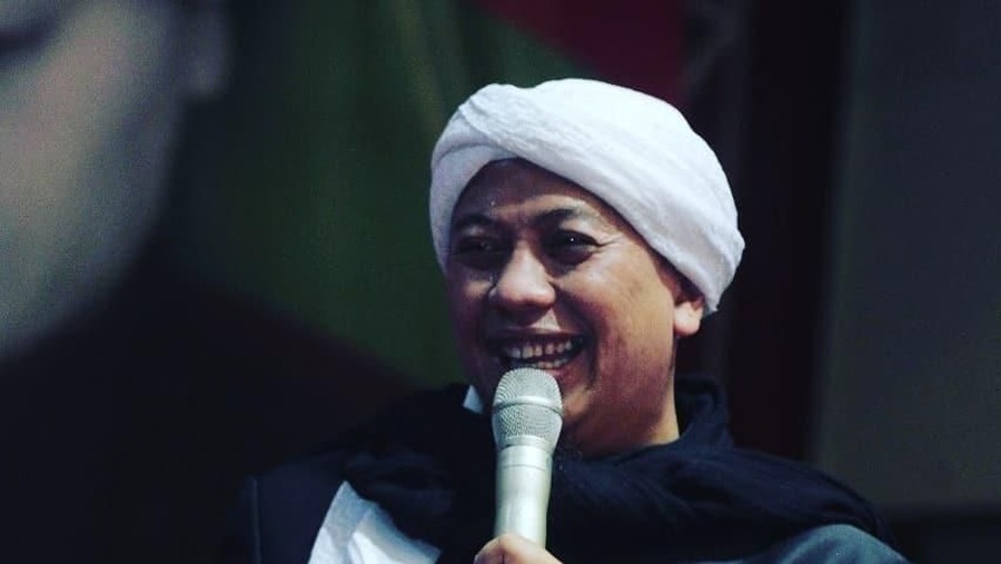Opick merasa dirinya tak layak untuk menjaga rambut Nabi.